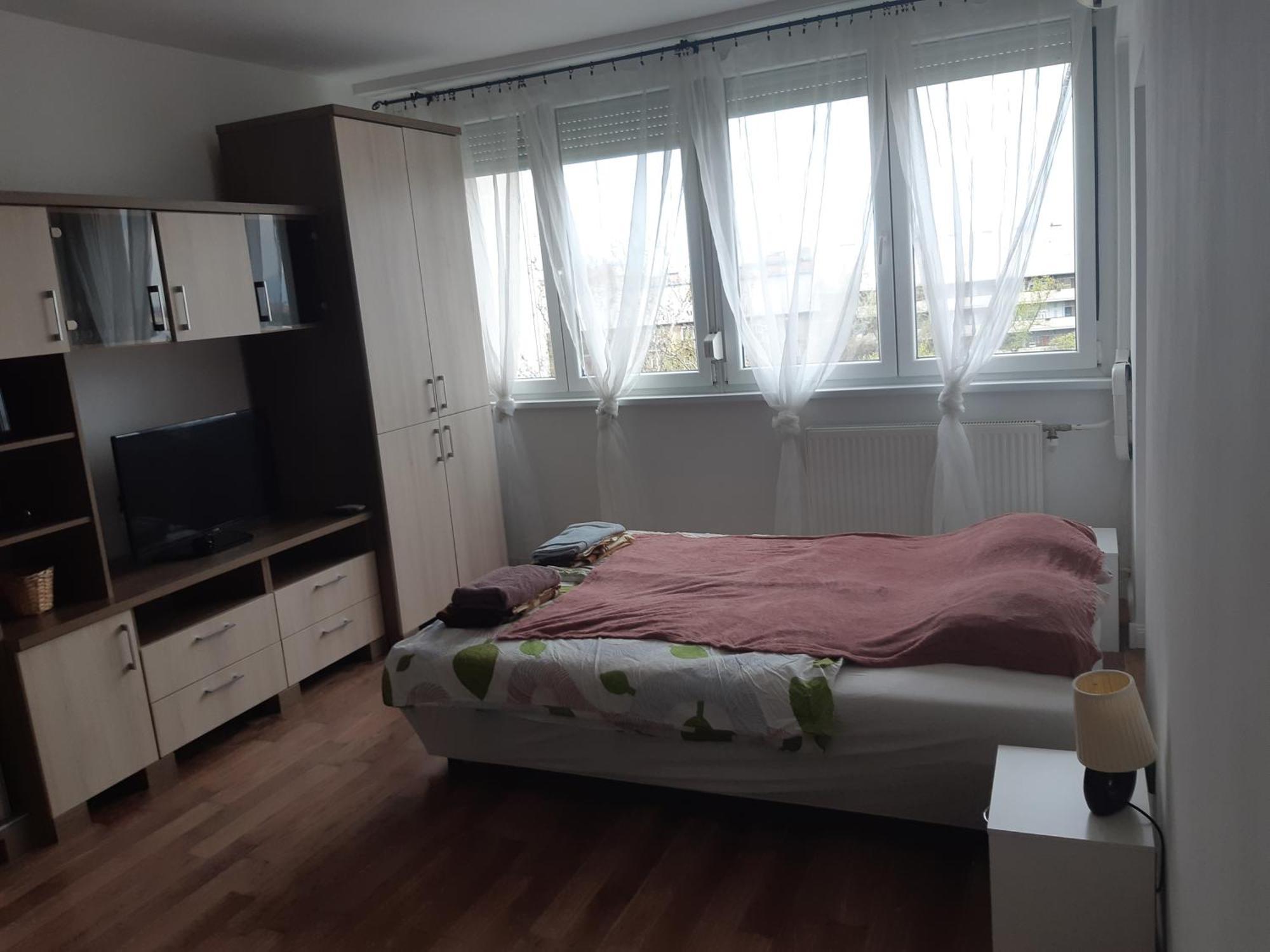 Pillango Parki Kis Lakas 15 Percre A Belvarostol Budapeste Exterior foto